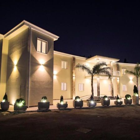 Hotel Holiday Фоджа Екстериор снимка