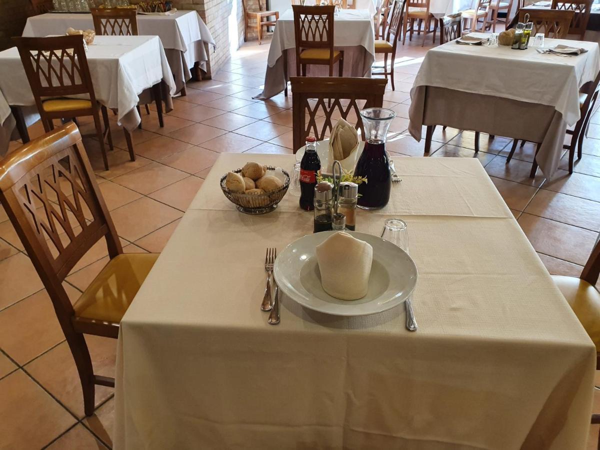Hotel Holiday Фоджа Екстериор снимка