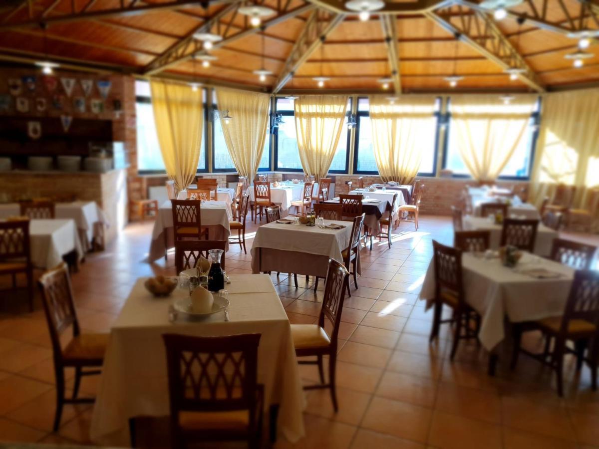Hotel Holiday Фоджа Екстериор снимка