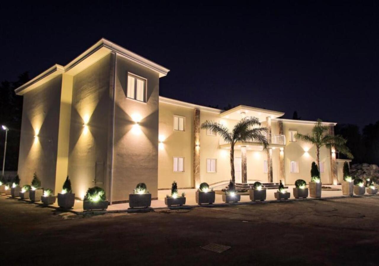 Hotel Holiday Фоджа Екстериор снимка