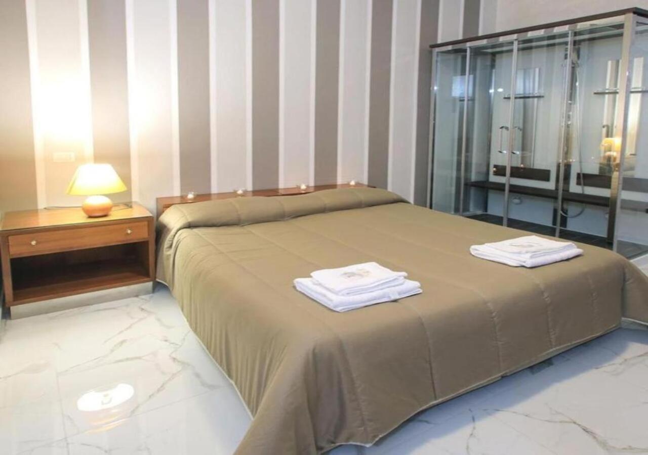 Hotel Holiday Фоджа Екстериор снимка