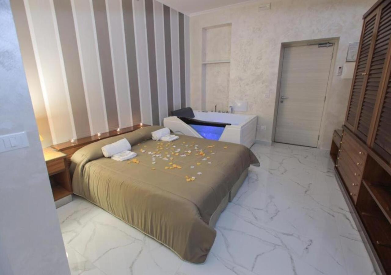 Hotel Holiday Фоджа Екстериор снимка